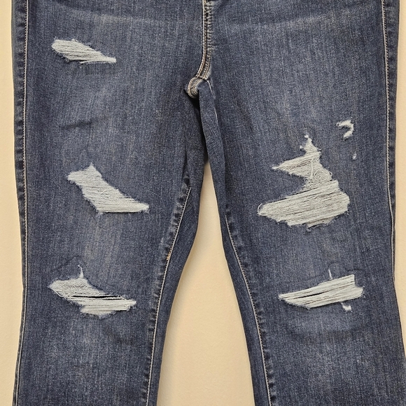 35 NWT TORRID HIGH-RISE DISTRESSED JEGGINGS WOMEN'S PLUS SIZE 16R - Picture 5 of 13